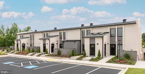 19500 Village Walk Dr # 2-201, Montgomery Village, MD 20886