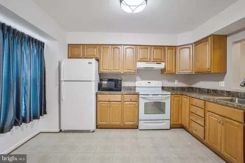 2830 Schoolhouse Cir, Silver Spring, MD 20902 photo 13