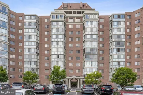 3200 N Leisure World Blvd #101, Silver Spring, MD 20906