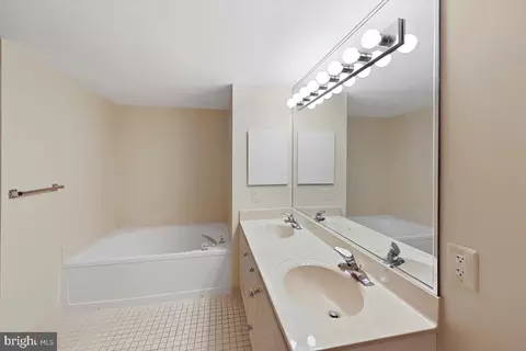 14809 Pennfield Cir #301, Silver Spring, MD 20906 photo 23