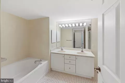 14809 Pennfield Cir #301, Silver Spring, MD 20906 photo 22
