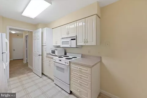 14809 Pennfield Cir #301, Silver Spring, MD 20906 photo 16