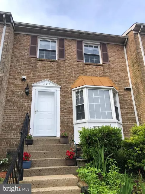 206 Garth Ter, Gaithersburg, MD 20879