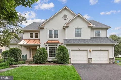 11004 Larkmeade Ln, Potomac, MD 20854