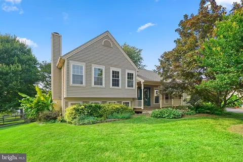 24000 Pecan Grove Ln, Gaithersburg, MD 20882