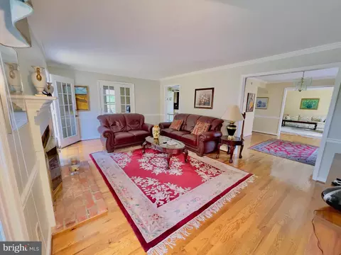 14921 Village Gate Dr, Silver Spring, MD 20906 photo 8