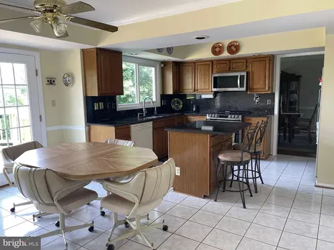 14921 Village Gate Dr, Silver Spring, MD 20906 photo 15