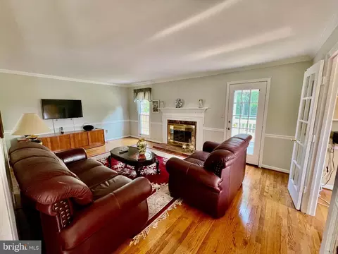 14921 Village Gate Dr, Silver Spring, MD 20906 photo 9