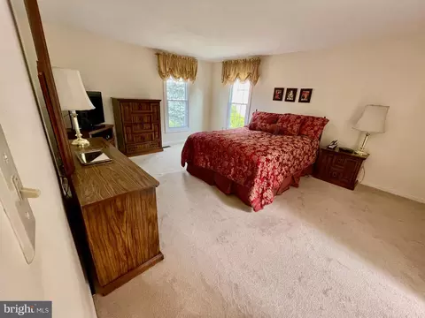 14921 Village Gate Dr, Silver Spring, MD 20906 photo 32