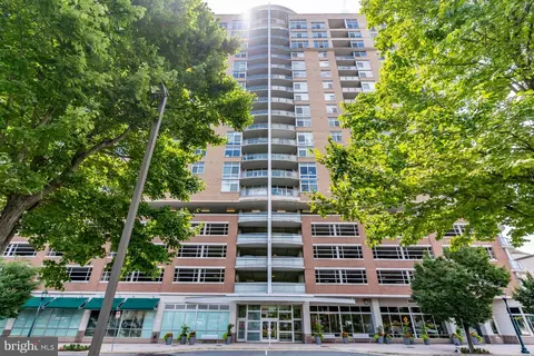 5750 Bou Ave #611, Rockville, MD 20852