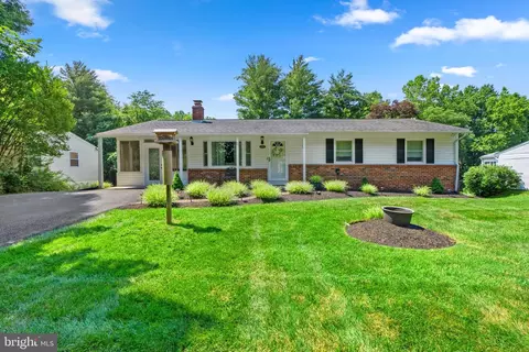 12216 Bradbury Dr, Gaithersburg, MD 20878