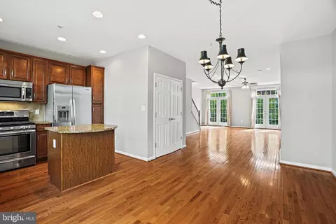 2139 Little Sorrel Way, Silver Spring, MD 20902 photo 3