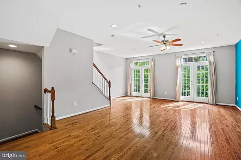 2139 Little Sorrel Way, Silver Spring, MD 20902 photo 2