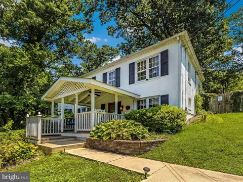 102 E Deer Park Dr, Gaithersburg, MD 20877