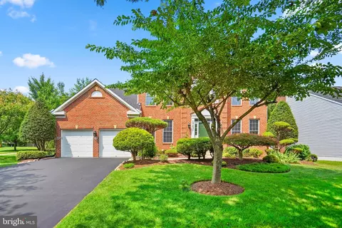 17831 Falconcrest Cir, Germantown, MD 20874