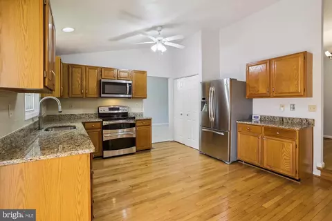 13209 Acoustic Ct, Silver Spring, MD 20904 photo 5