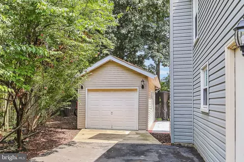13209 Acoustic Ct, Silver Spring, MD 20904 photo 17