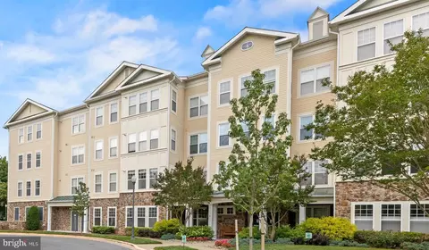 311 High Gables Dr #109, Gaithersburg, MD 20878