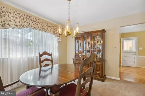 13337 Foxhall Dr, Silver Spring, MD 20906 photo 8
