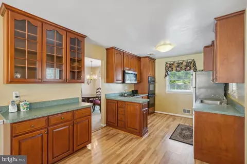 13337 Foxhall Dr, Silver Spring, MD 20906 photo 10