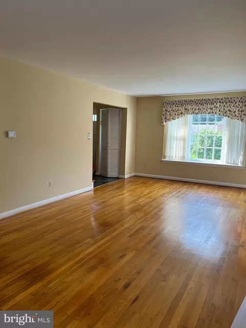 13337 Foxhall Dr, Silver Spring, MD 20906 photo 4