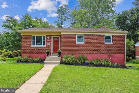 11815 Ashley Dr, Rockville, MD 20852