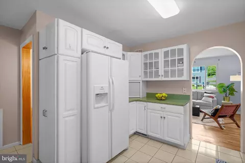 11606 Mapleview Dr, Silver Spring, MD 20902 photo 10
