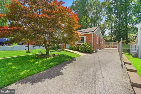 11606 Mapleview Dr, Silver Spring, MD 20902 photo 3