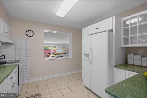 11606 Mapleview Dr, Silver Spring, MD 20902 photo 12