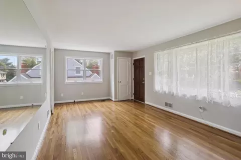 10007 Grant Ave, Silver Spring, MD 20910 photo 4