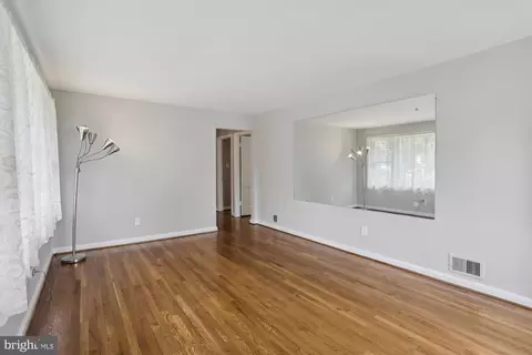 10007 Grant Ave, Silver Spring, MD 20910 photo 3