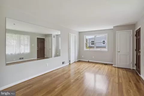 10007 Grant Ave, Silver Spring, MD 20910 photo 5