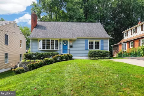 716 Carr Ave, Rockville, MD 20850