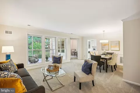 5709 Brewer House Cir #101, Rockville, MD 20852