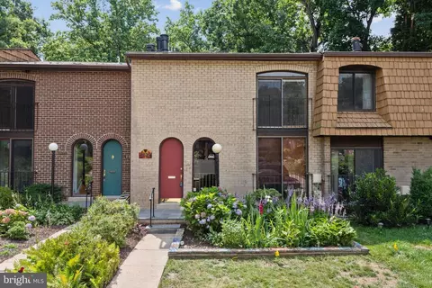 8022 Inverness Ridge Rd, Potomac, MD 20854