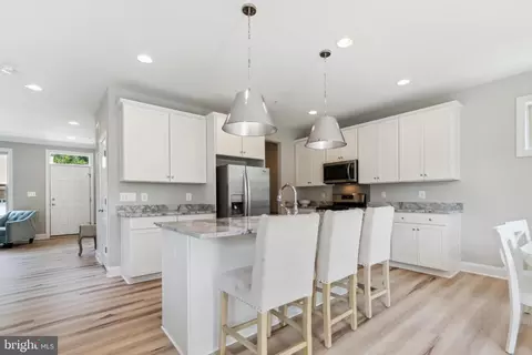 13510 Redspire Dr, Silver Spring, MD 20906 photo 5