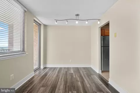 1220 Blair Mill Rd #709, Silver Spring, MD 20910 photo 9