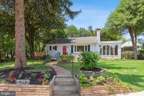 5212 Belvoir Dr, Bethesda, MD 20816