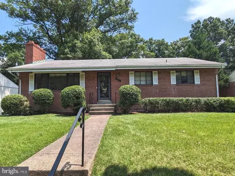 9307 E Parkhill Dr, Bethesda, MD 20814