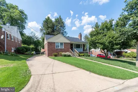 2205 Dennis Ave, Silver Spring, MD 20902 photo 2