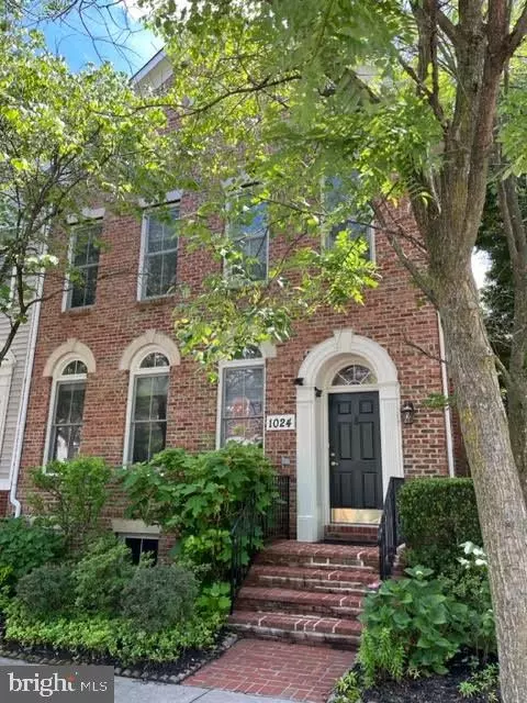 1024 Crestfield Dr, Rockville, MD 20850