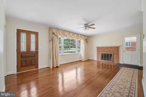 2114 Arcola Ave, Silver Spring, MD 20902 photo 4