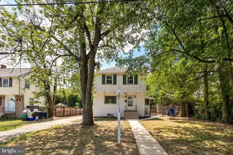 8504 Haskins Pl, Takoma Park, MD 20912