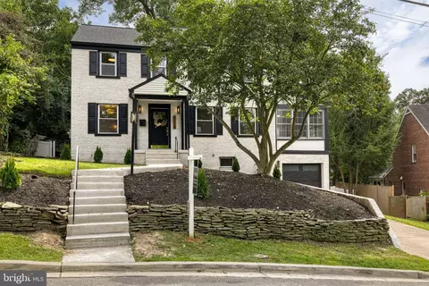 8214 Larry Pl, Chevy Chase, MD 20815