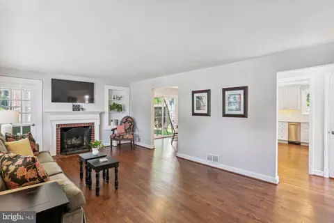109 E Indian Spring Dr, Silver Spring, MD 20901 photo 5