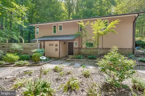 12211 Brookhaven Dr, Silver Spring, MD 20902