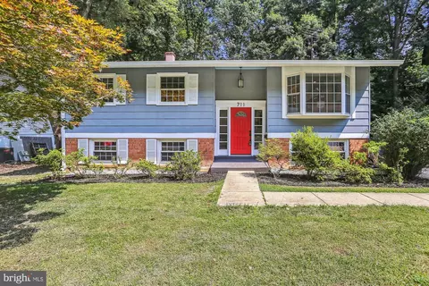 711 Owens St, Rockville, MD 20850