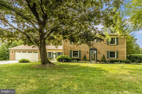 2 Middleboro Ct, Damascus, MD 20872
