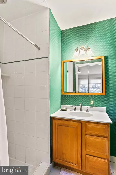 10602 Woodsdale Dr, Silver Spring, MD 20901 photo 14
