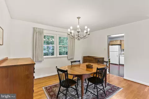 10602 Woodsdale Dr, Silver Spring, MD 20901 photo 5